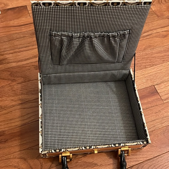 Braciani Christmas Cigar Box Purse - Picture 3 of 3